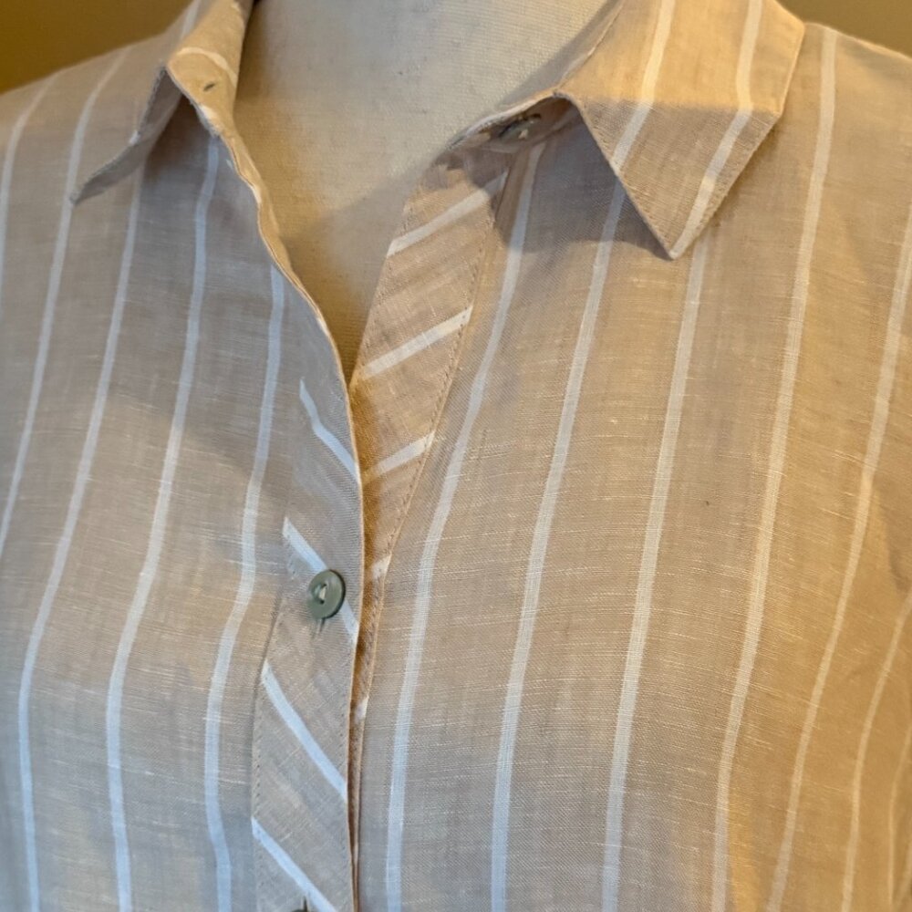 Chicos No Iron Fresh Chic Linen Button Up Top Beige/White Striped | Size 2 - Picture 3 of 8